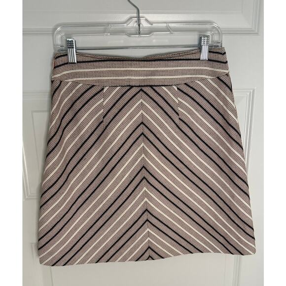 LOFT Chevron Stripe Textured A-Line Skirt Size 4 Tan Black Pink Lined Mini Skirt - Picture 2 of 5